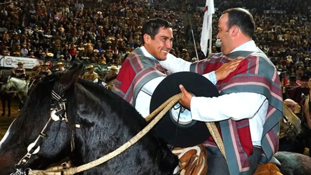 Los vigentes Campeones de Chile montando a Timbero y Abundante, caballoyrodeo.cl