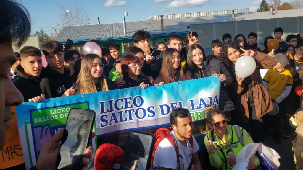 Comitiva por Tomás con alumnos de Liceo de Saltos del Laja | Cedida 