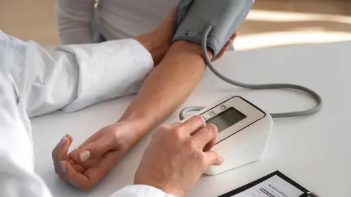 ¿Qué es la hipertensión y cómo prevenirla? Expertas responden las dudas