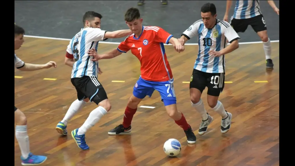 En el Polideportivo se podrá ver en acción un duelo que siempre atrae, entre Chile y Argentina, La Tribuna