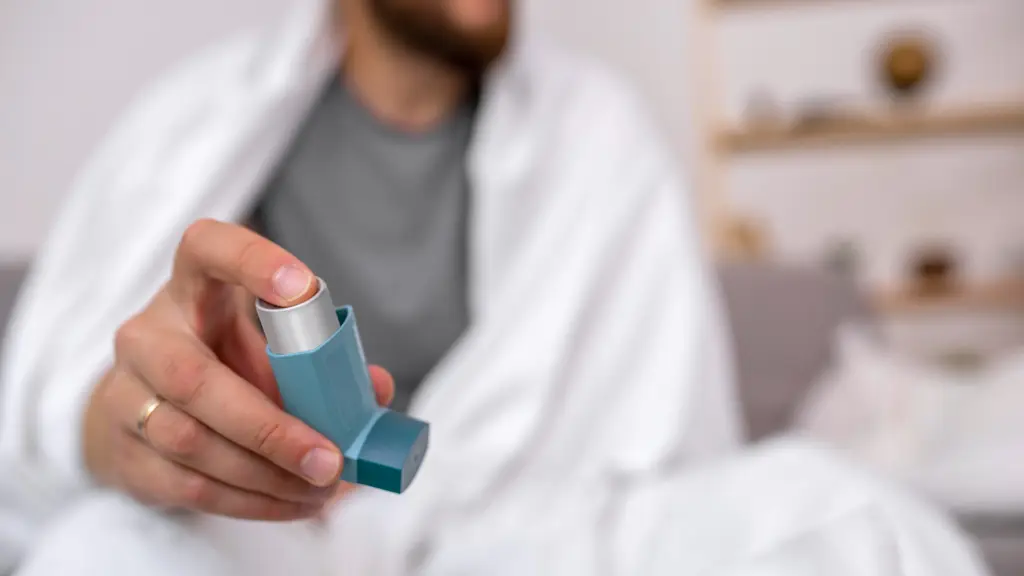 Diagnosticar y tratar el asma de manera precoz puede prevenir daño en las vías aéreas a largo plazo. , freepik.es