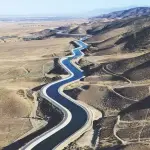 Las condiciones topográficas del país hacen extremadamente poco viable y poco serio contar con una carretera hídrica en Chile, aunque hay opciones que mejorarían su administración.