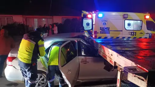 Conductor ebrio protagoniza accidente en Mulchén: copiloto permanece estable 