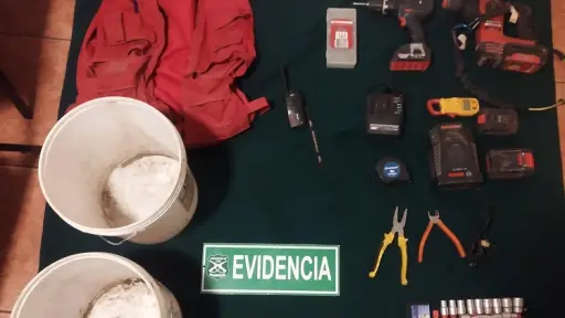 Arrestan a hombres tras ser sorprendidos con especies robadas