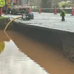 Socavón en Ruta de la Madera en Nacimiento, Municipalidad de Nacimiento