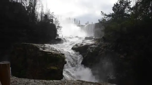 Aumenta el caudal del Salto del Laja: autoridades mantienen monitoreo permanente