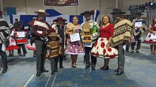 Más de 100 parejas dieron vida al décimo campeonato masivo de cueca ante 2.000 personas