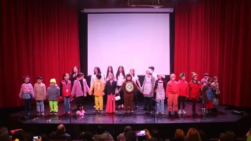Jóvenes artistas de Nacimiento se lucen en la presentación de la Escuela de Teatro 