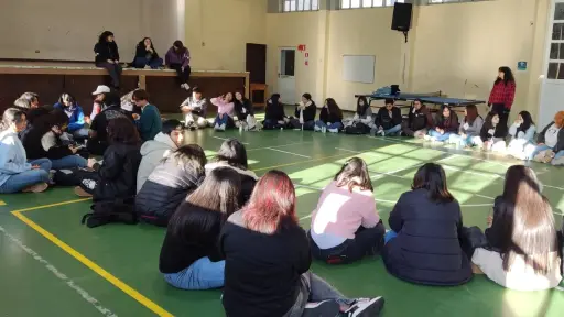 Estudiantes aprovechan vacaciones de invierno para ser parte del English Winter Camps 2024