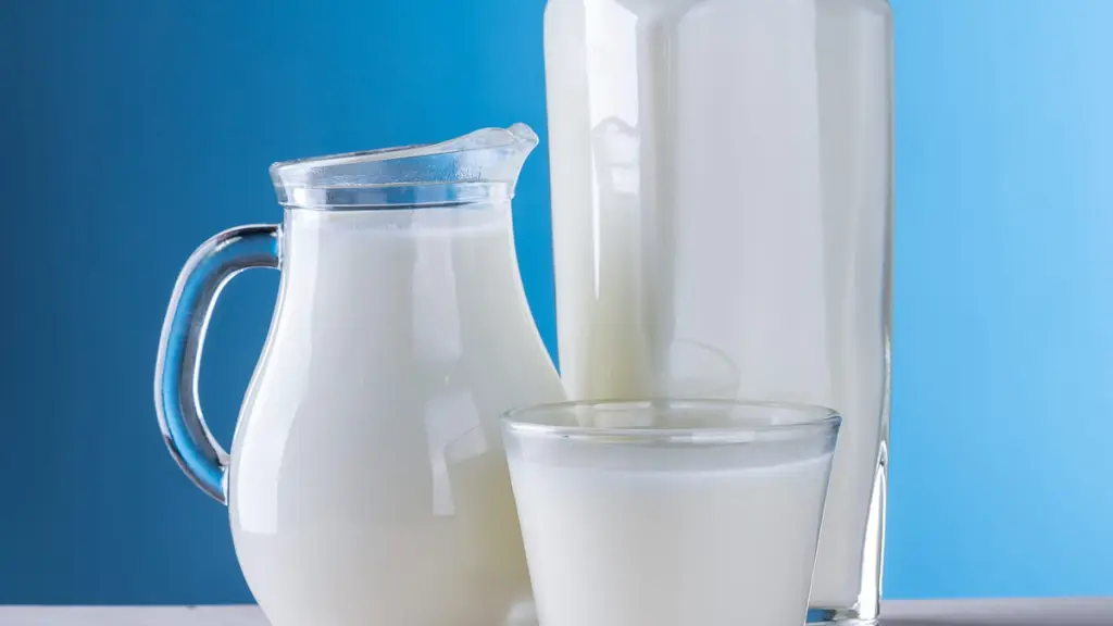 La leche A2 es natural, no lleva ningún producto adicional añadido y cuenta con los mismos porcentajes de calcio y grasa que la leche natural.