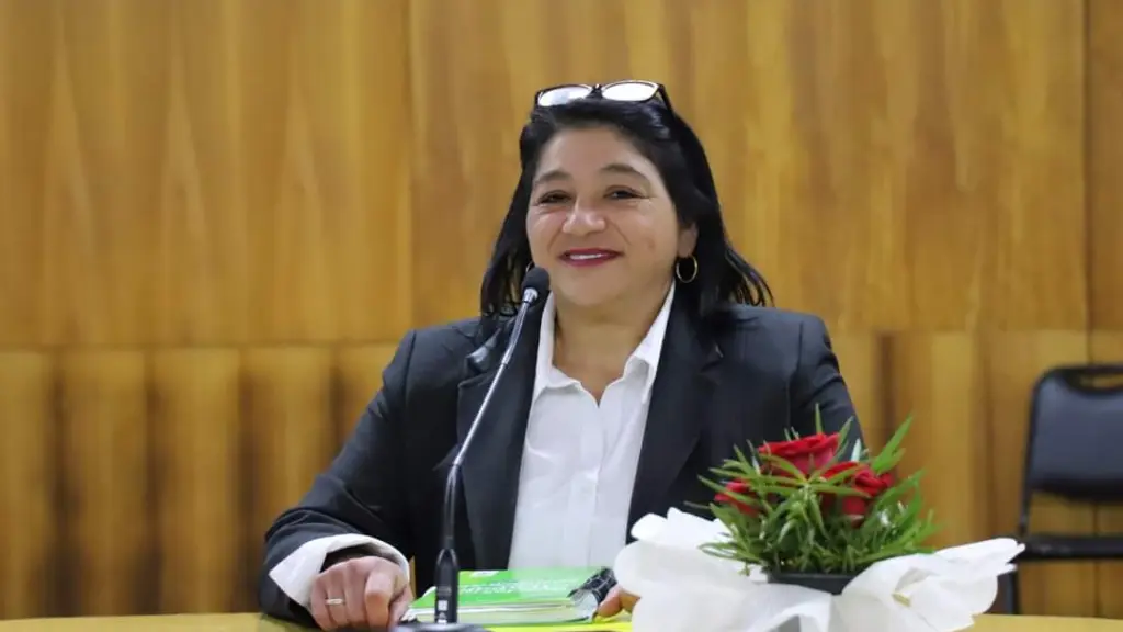 Dirigente comunitaria Pamela Mella asume como nueva concejal de Cabrero en reemplazo de destituido edil