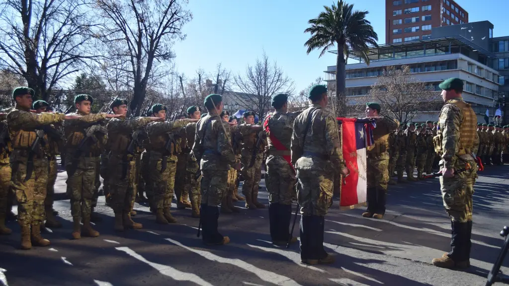 La ceremonia de juramento a la bandera se realizó en la Plaza de Armas de Los Ángeles, La Tribuna