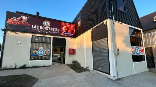 El renacer de Las Hortensias: Panadería de Los Ángeles destruida por incendio, ahora levanta nuevo local 