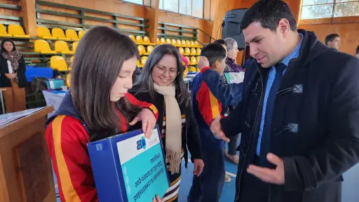 Inician la entrega de más de 11 mil computadores a estudiantes de séptimo básico del Biobío