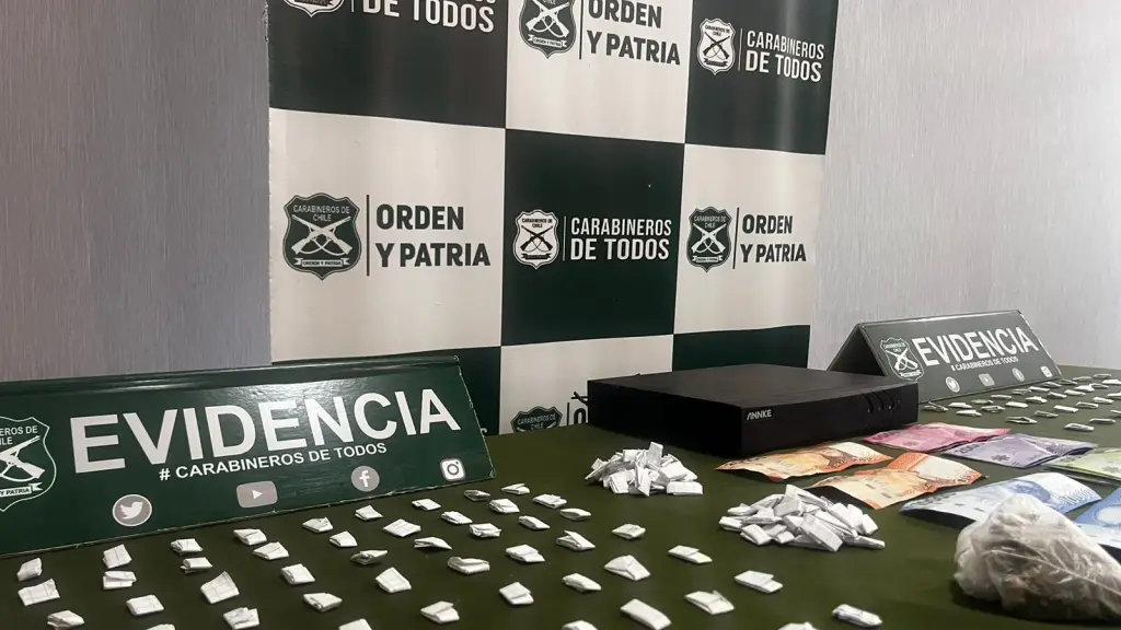 Cerca de 3 kilos de droga fueron decomisados por carabineros del OS7, Carabineros de Chile