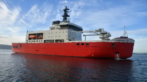 Entrega a la Armada de Chile primer buque rompehielos fabricado en el Pacífico Sur