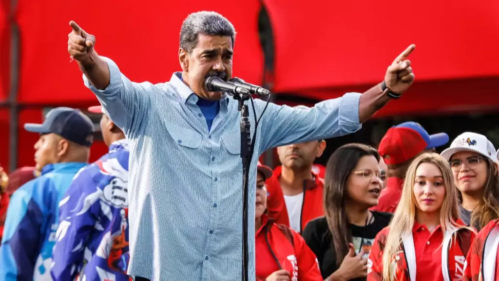 Gobierno de Venezuela deportó a senadores chilenos previo a elecciones presidenciales en el país caribeño, contexto
