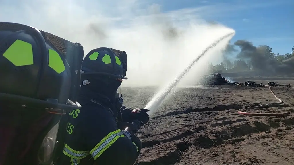 Bomberos realiza ejercicio de simulacro en Av. Las Industrias en Los Ángeles