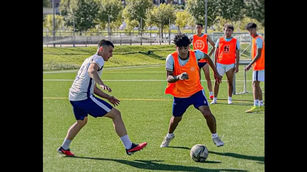 Manuel Vivanco Paine en plena prueba de jugadores, La Tribuna