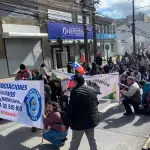 Profesores marchan en calles de Los Ángeles para reclamar por hechos de violencia 