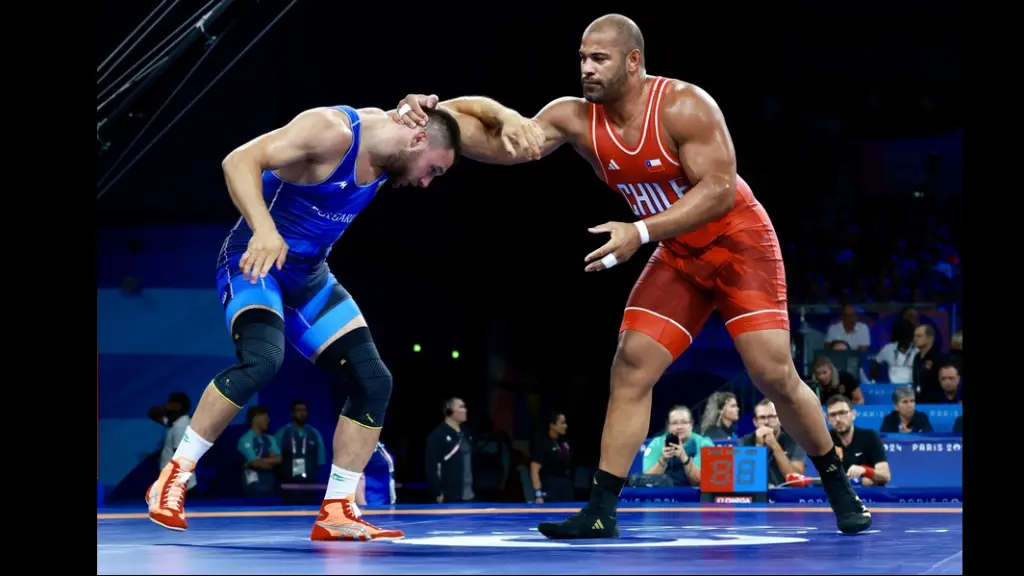 Yasmani Acosta irá mañana por su medalla de oro, Cedida