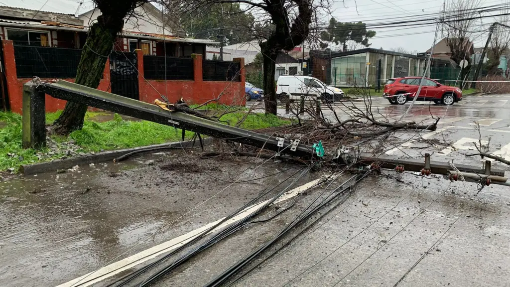 caída de poste, L