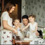 La invitación es a realizar actividades distintas con los más pequeños de la casa., Clínica INDISA