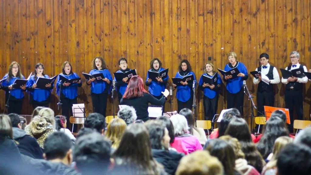 Coro Gustavo Wyneken busca preservar tradiciones, identidad y raíces alemanas, Marion Uslar Presidenta coro