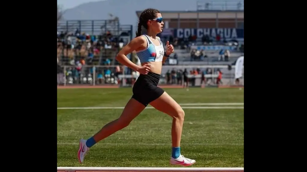 Florencia Lara Cubillos batió récord nacional, un orgullo para el atletismo local, Federación atlética de Chile