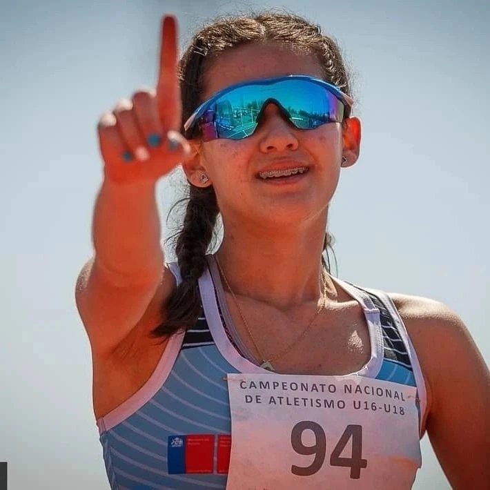 Florencia Lara Cubillos batió récord nacional, un orgullo para el atletismo local / Federación atlética de Chile