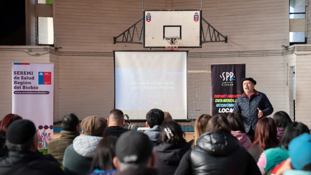 En la provincia de Biobío, la Seremi de Salud ha efectuado 12 capacitaciones a fonderos, de un total de 21 en la región. , Seremi de Salud