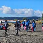 Voluntarios remueven basura y materiales reciclables en humedal Lenga en jornada de limpieza, Cedida