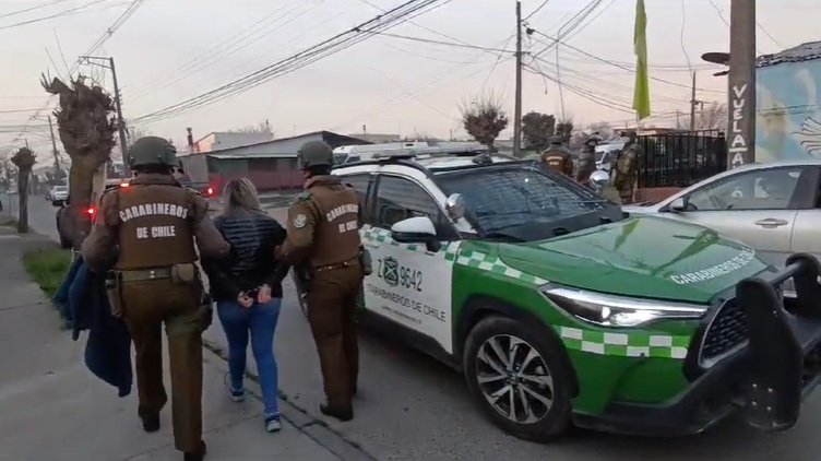 Detenido por carabineros / Carabineros