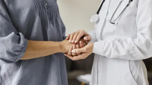 Menopausia precoz: ¿Desde qué edad se presenta y cuáles son sus síntomas?