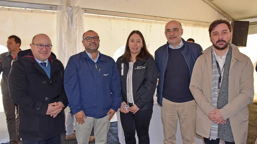 Guido Rodríguez, gerente Empresa Periodística Biobío Ltda.; Mauricio Parra, jefe Relaciones Comunitarias CMPC; Claudia Fuentes, directora diario La Tribuna y Radio San Cristóbal; Francisco Reveco, subgerente de Relacionamiento Comunitario de CMPC; y Pablo | Diario La Tribuna