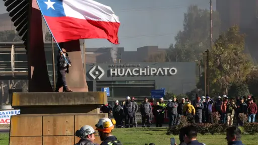 Huachipato y sindicato de trabajadores acuerdan indemnizaciones especiales a escasos días del cierre de la empresa