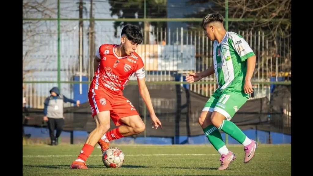 Con goles Brayan Saez y Sebastián Sánchez, Deportes Laja Histórico doblegó al dueño de casa. , Cedida