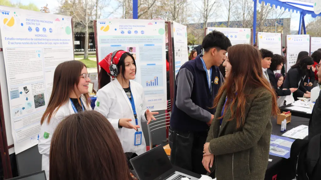 Estudiantes de cuatro regiones compartieron en torno a feria científica, Explora Biobío