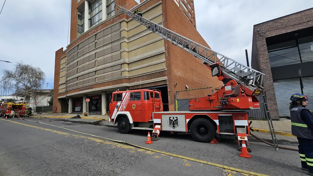 Capacitación a voluntarios de nueve compañías, Cuerpo de Bomberos Los Ángeles