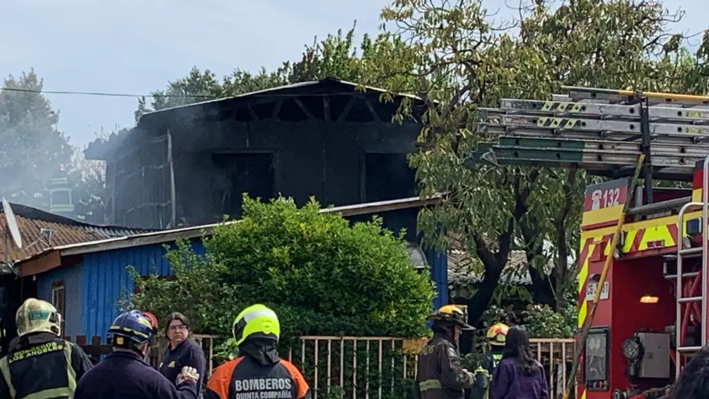 AHORA: Incendio afecta a inmuebles en la población Real Victoria en Los Ángeles, La Tribuna