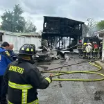 Bomberos y la PDI investigan las causas del siniestro ocurrido en una vivienda de calle Picarte., Cedida