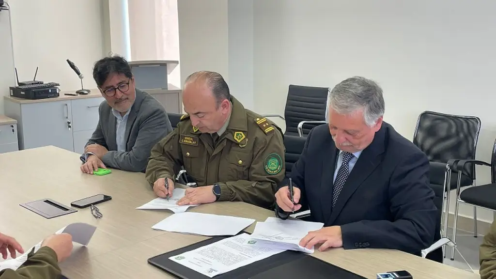Firma de convenio , Carabineros