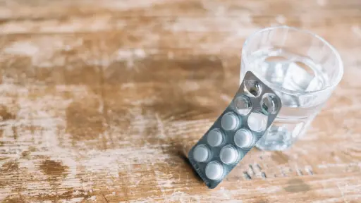 Experto advierte sobre los riesgos del consumo excesivo de ibuprofeno y paracetamol