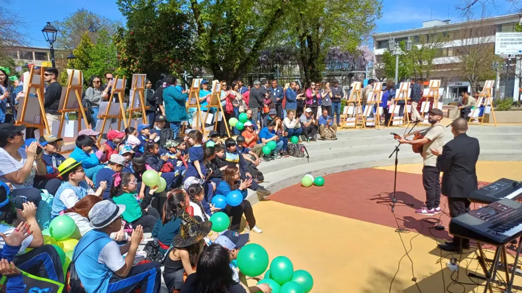 La iniciativa se realizó en la plaza de armas de Los Ángeles., La Tribuna