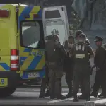 Salvan a hombre que intentó quemarse a lo bonzo frente al Palacio de Tribunales en Santiago, Agencia Uno