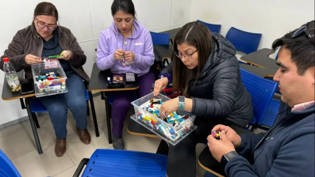 Taller de legos, Injuv