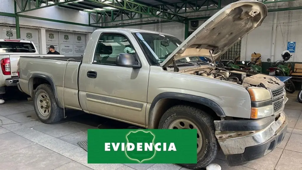 Camioneta robada utilizada en robo / Carabineros