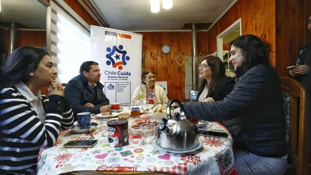 Cuidadores podrán excusarse de ser vocales de mesa en estas elecciones con su credencial, Cedida