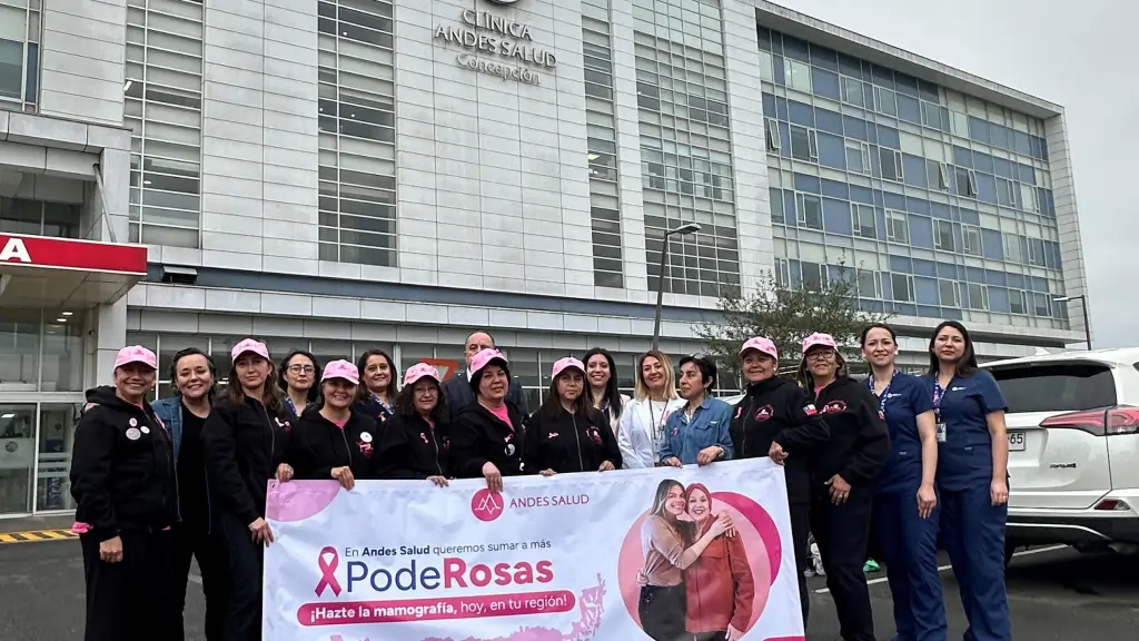 Remadoras Rosas apoyan detección precoz del cáncer de mama junto a Clínica Andes Salud.