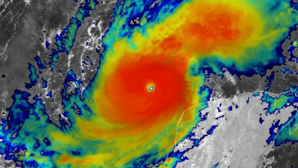 El NHC ha calificado a Milton como la peor tormenta que azota el área de Tampa en más de 100 años. , NOAA